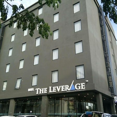 The Leverage Business Hotel Johor Bahru Exterior foto